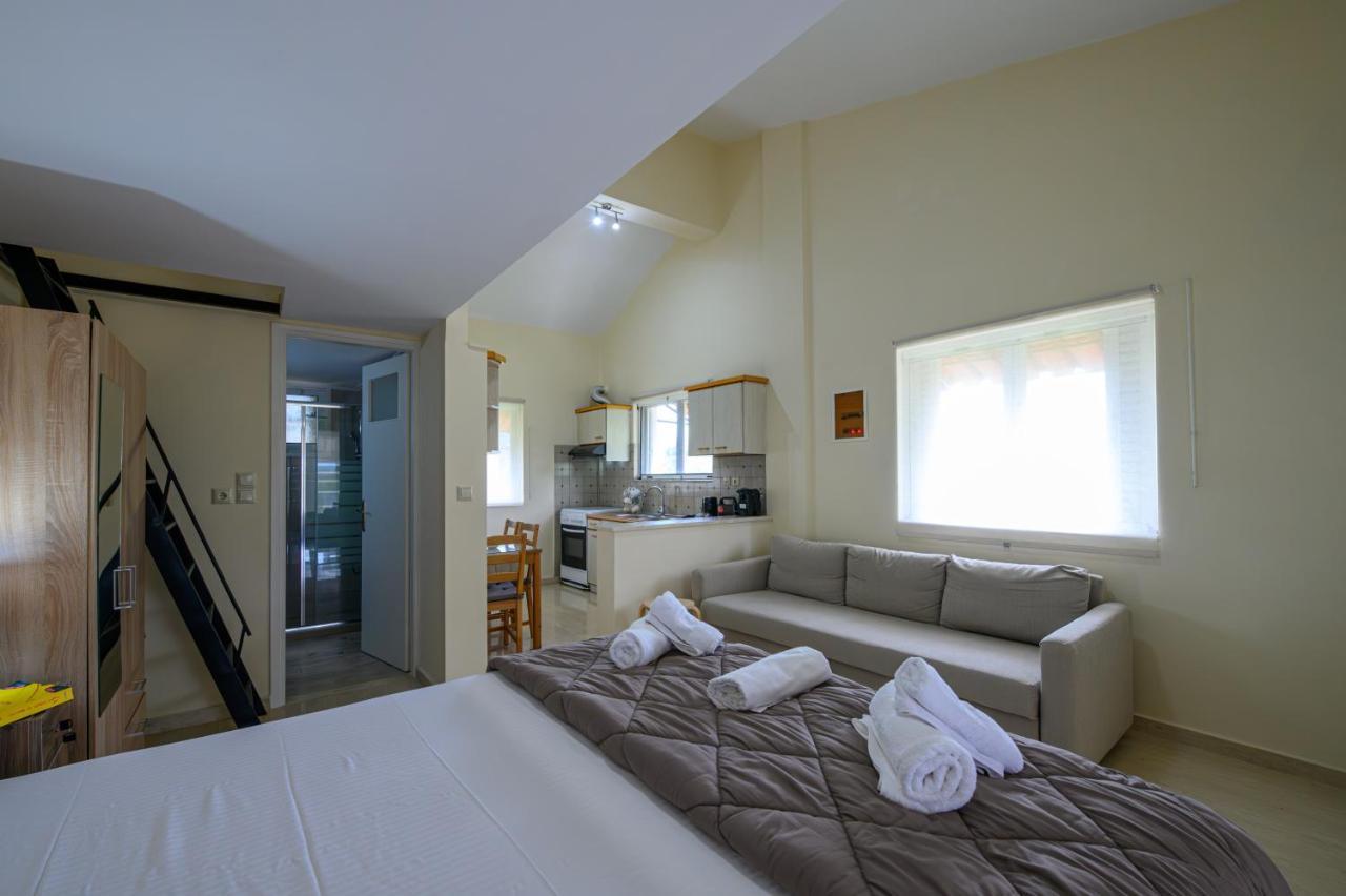 Planet Seaside Apartments Kalamata Exterior foto
