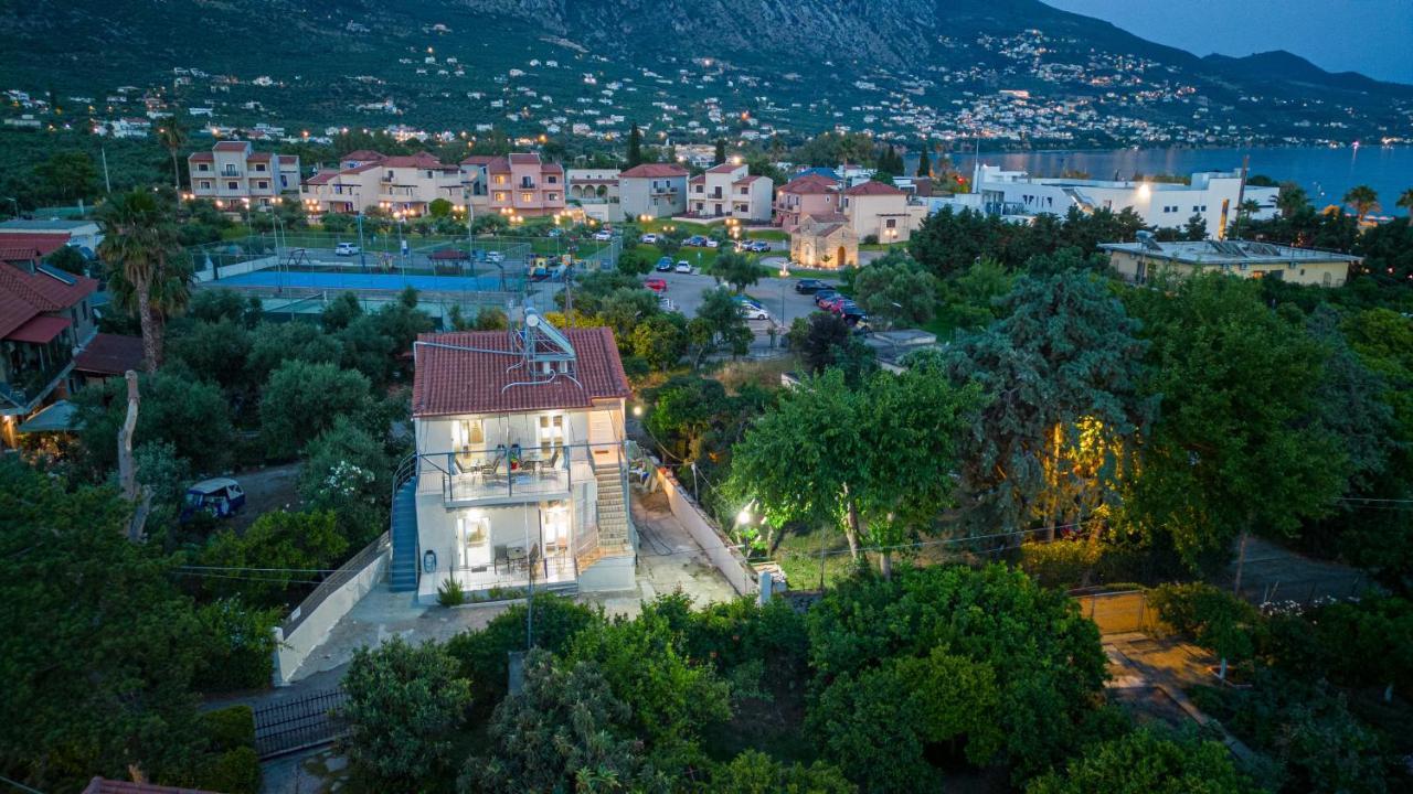 Planet Seaside Apartments Kalamata Exterior foto